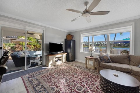 Villa ou maison à vendre à Miami, Floride: 5 chambres, 303.33 m2 № 2024791 - photo 7