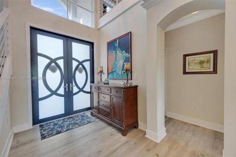 Villa ou maison à vendre à Miami, Floride: 5 chambres, 303.33 m2 № 2024791 - photo 4