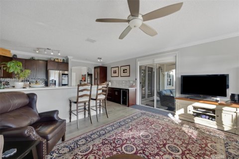 Villa ou maison à vendre à Miami, Floride: 5 chambres, 303.33 m2 № 2024791 - photo 8