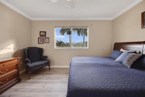 Villa ou maison à vendre à Miami, Floride: 5 chambres, 303.33 m2 № 2024791 - photo 21