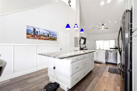 Touwnhouse à vendre à Palm Harbor, Floride: 3 chambres, 144.83 m2 № 2100651 - photo 9