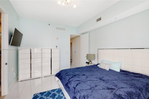 Condominio en venta en Sunny Isles Beach, Florida, 3 dormitorios, 237.64 m2 № 2013200 - foto 12