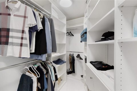 Condominio en venta en Sunny Isles Beach, Florida, 3 dormitorios, 237.64 m2 № 2013200 - foto 10