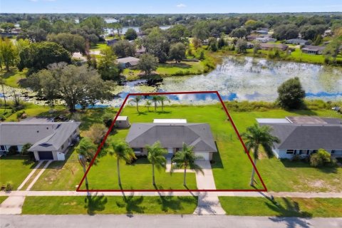 Villa ou maison à vendre à Deltona, Floride: 3 chambres, 132.01 m2 № 2420070 - photo 4