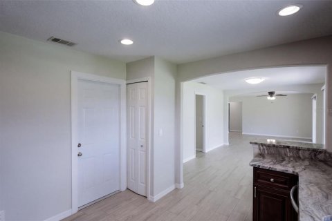 Villa ou maison à vendre à Deltona, Floride: 3 chambres, 132.01 m2 № 2420070 - photo 9