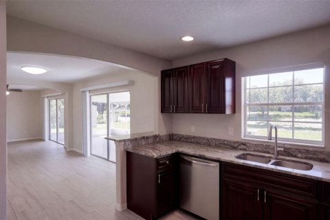 Villa ou maison à vendre à Deltona, Floride: 3 chambres, 132.01 m2 № 2420070 - photo 8