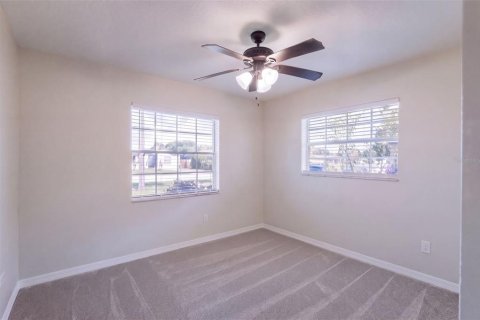 Villa ou maison à vendre à Deltona, Floride: 3 chambres, 132.01 m2 № 2420070 - photo 15