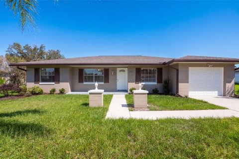Villa ou maison à vendre à Deltona, Floride: 3 chambres, 132.01 m2 № 2420070 - photo 2