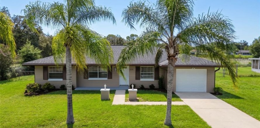 Villa ou maison à Deltona, Floride 3 chambres, 132.01 m2 № 2420070