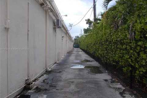 Propiedad comercial en venta en Pinecrest, Florida № 2019177 - foto 18