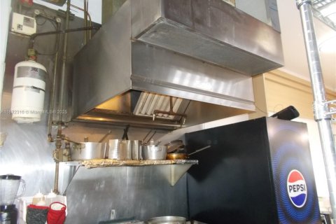 Propiedad comercial en venta en Pinecrest, Florida № 2019177 - foto 9