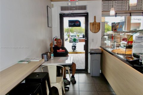 Propiedad comercial en venta en Pinecrest, Florida № 2019177 - foto 2