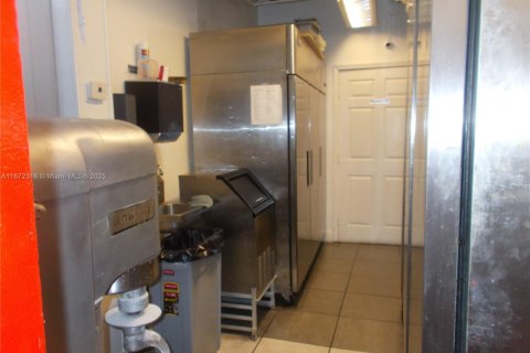 Propiedad comercial en venta en Pinecrest, Florida № 2019177 - foto 14