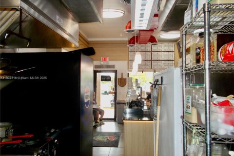 Propiedad comercial en venta en Pinecrest, Florida № 2019177 - foto 11