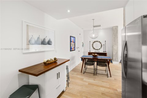 Condo in Miami Beach, Florida, 1 bedroom  № 2047515 - photo 6