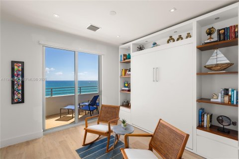 Condo in Miami Beach, Florida, 1 bedroom  № 2047515 - photo 13