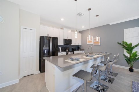 Touwnhouse à vendre à Kissimmee, Floride: 4 chambres, 177.81 m2 № 2402921 - photo 12
