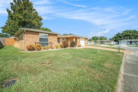 Casa en venta en Port Richey, Florida, 3 dormitorios, 133.97 m2 № 1903677 - foto 4