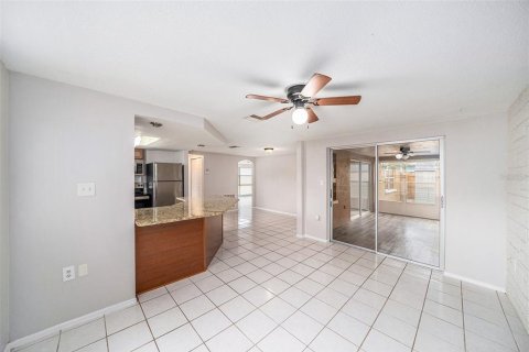 Casa en venta en Port Richey, Florida, 3 dormitorios, 133.97 m2 № 1903677 - foto 11
