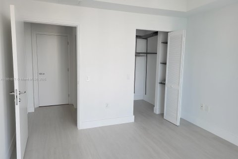 Condominio en alquiler en Miami, Florida, 2 dormitorios, 93.46 m2 № 1889754 - foto 6