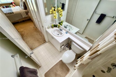 Condominio en venta en Coconut Creek, Florida, 2 dormitorios, 89.84 m2 № 2032754 - foto 19