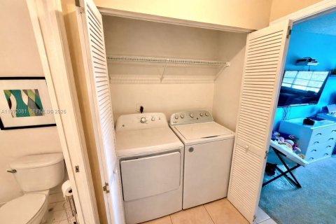 Condominio en venta en Coconut Creek, Florida, 2 dormitorios, 89.84 m2 № 2032754 - foto 23