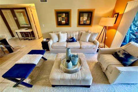 Condominio en venta en Coconut Creek, Florida, 2 dormitorios, 89.84 m2 № 2032754 - foto 7