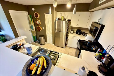 Condominio en venta en Coconut Creek, Florida, 2 dormitorios, 89.84 m2 № 2032754 - foto 12