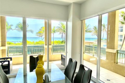 Copropriété à louer à Hallandale Beach, Floride: 3 chambres, 134.71 m2 № 2154398 - photo 3