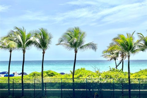 Copropriété à louer à Hallandale Beach, Floride: 3 chambres, 134.71 m2 № 2154398 - photo 4