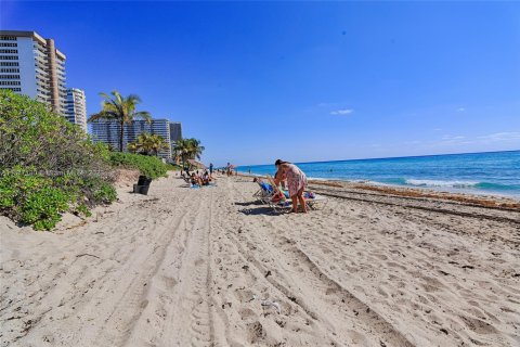 Copropriété à louer à Hallandale Beach, Floride: 3 chambres, 134.71 m2 № 2154398 - photo 28