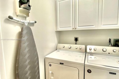 Copropriété à louer à Hallandale Beach, Floride: 3 chambres, 134.71 m2 № 2154398 - photo 20
