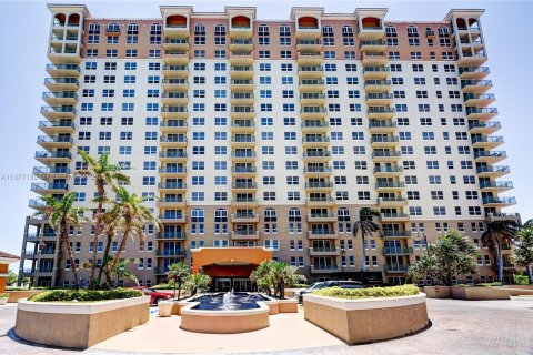 Copropriété à louer à Hallandale Beach, Floride: 3 chambres, 134.71 m2 № 2154398 - photo 23