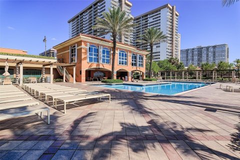 Copropriété à louer à Hallandale Beach, Floride: 3 chambres, 134.71 m2 № 2154398 - photo 26