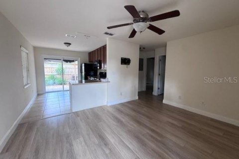 Condominio en venta en Orlando, Florida, 2 dormitorios, 65.87 m2 № 2207734 - foto 2