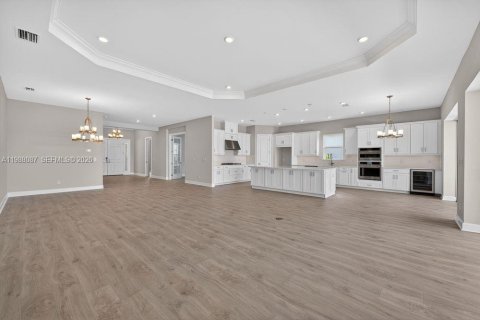 House in Punta Gorda, Florida 3 bedrooms № 2051358 - photo 5