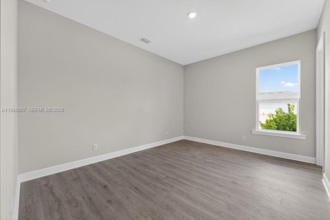 House in Punta Gorda, Florida 3 bedrooms № 2051358 - photo 10