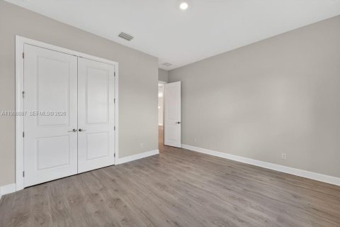 House in Punta Gorda, Florida 3 bedrooms № 2051358 - photo 12