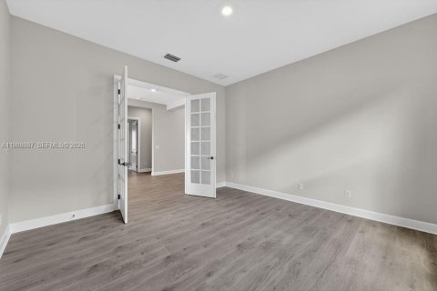 House in Punta Gorda, Florida 3 bedrooms № 2051358 - photo 6