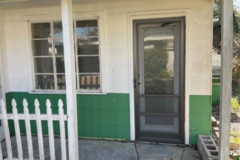 House in Saint Petersburg, Florida 3 bedrooms, 159.98 sq.m. № 1535029 - photo 15