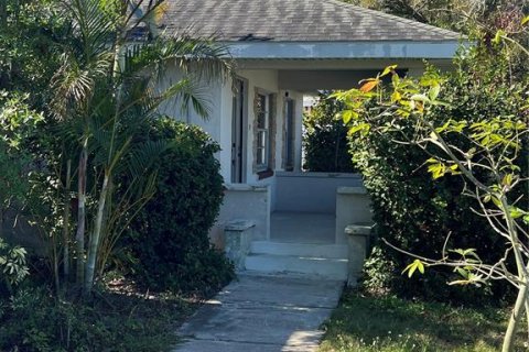 House in Saint Petersburg, Florida 3 bedrooms, 159.98 sq.m. № 1535029 - photo 18