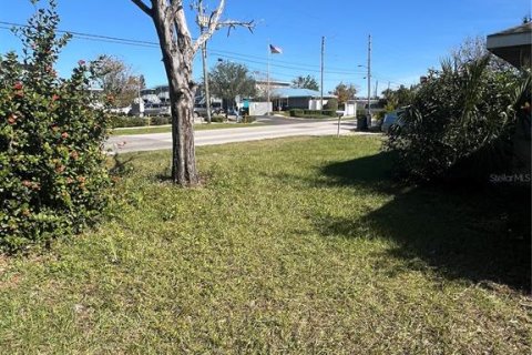 House in Saint Petersburg, Florida 3 bedrooms, 159.98 sq.m. № 1535029 - photo 21