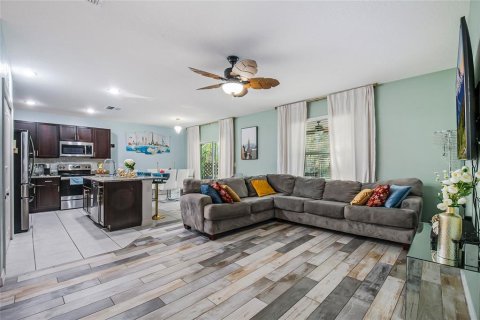 Villa ou maison à vendre à Poinciana, Floride: 3 chambres, 134.24 m2 № 2135077 - photo 8