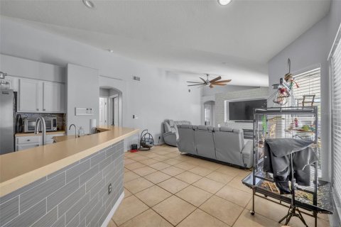 Villa ou maison à vendre à Clermont, Floride: 4 chambres, 226.96 m2 № 2131585 - photo 9