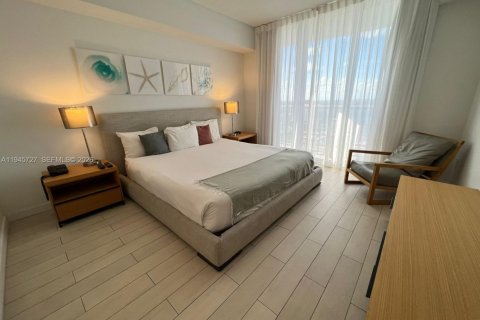 Купить кондоминиум в Халландейл-Бич, Флорида 2 спальни, 95.5м2, № 2002056 - фото 12