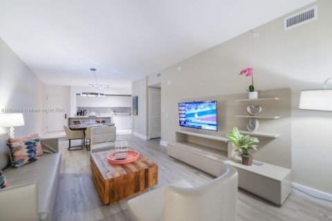 Купить кондоминиум в Холливуд, Флорида 1 спальня, 79.15м2, № 1731054 - фото 18