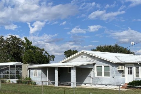 House in Lake Wales, Florida 3 bedrooms, 130.06 sq.m. № 1679224 - photo 1