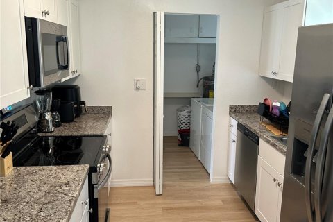 House in Bradenton, Florida 2 bedrooms, 106.56 sq.m. № 1917693 - photo 6