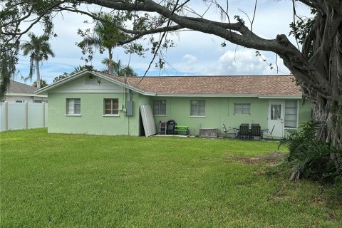 House in Bradenton, Florida 2 bedrooms, 106.56 sq.m. № 1917693 - photo 24