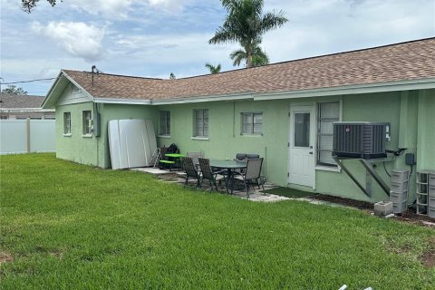 House in Bradenton, Florida 2 bedrooms, 106.56 sq.m. № 1917693 - photo 26